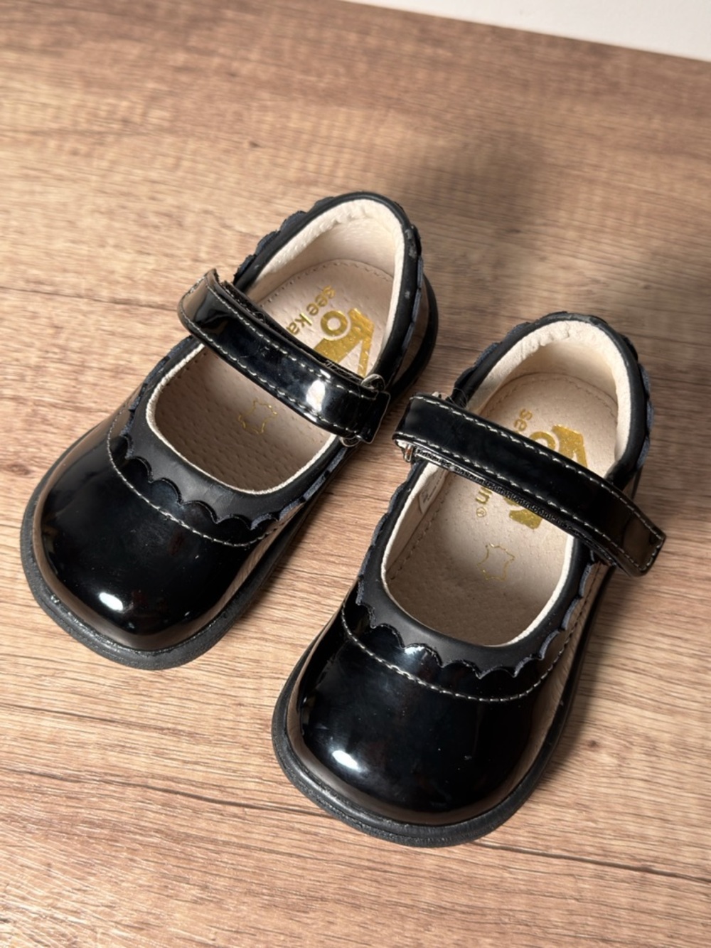 See Kai Run Jane II Toddler Girls Mary Jane Shoes Black Patent Size 6 Defect